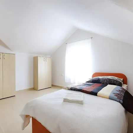 Kapetan - Comfort With Terrace * Sukošan
