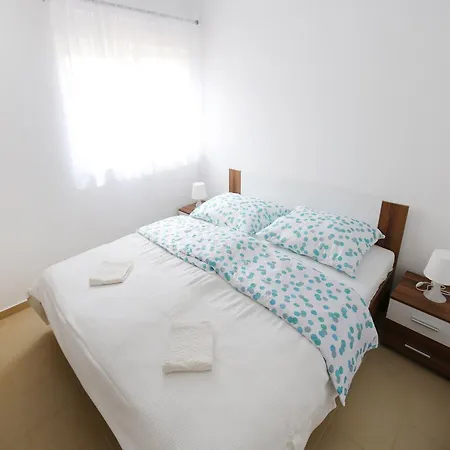 Kapetan - Comfort With Terrace Apartmán