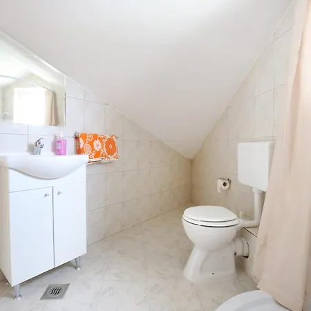 Kapetan - Comfort With Terrace شقة Sukošan
