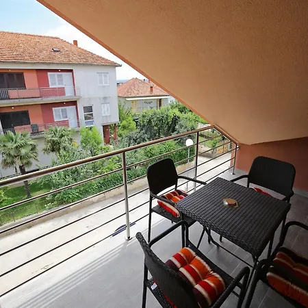 Kapetan - Comfort With Terrace Apartmán *