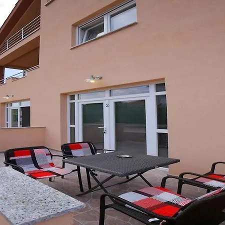 Kapetan - Comfort With Terrace Apartmán