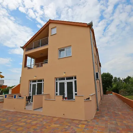 Kapetan - Comfort With Terrace Apartmán *