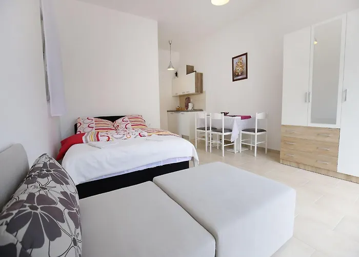 Apartment Kapetan - Comfort With Terrace