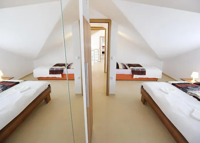 Apartment Kapetan - Comfort With Terrace