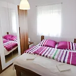 Kapetan - Comfort With Terrace Sukošan