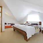 Kapetan - Comfort With Terrace 아파트
