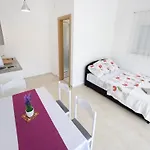 Kapetan - Comfort With Terrace *