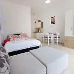 아파트 Kapetan - Comfort With Terrace