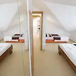 아파트 Kapetan - Comfort With Terrace