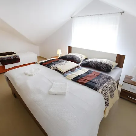 Kapetan - Comfort With Terrace Apartman Sukošan