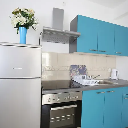 Apartment Kapetan - Comfort With Terrace Sukosan