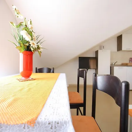 Kapetan - Comfort With Terrace Apartman Sukosan
