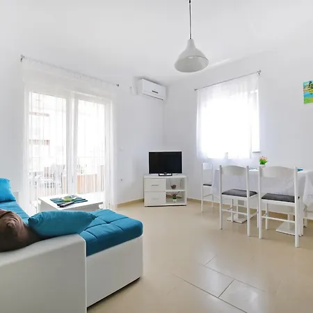 Kapetan - Comfort With Terrace Apartman Sukosan