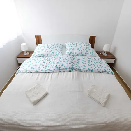 Kapetan - Comfort With Terrace Apartment Sukosan