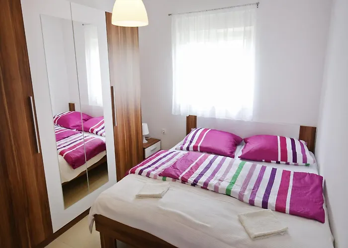 Kapetan - Comfort With Terrace Sukošan
