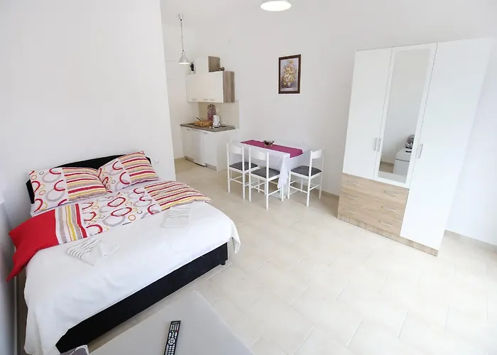 Kapetan - Comfort With Terrace * Sukosan