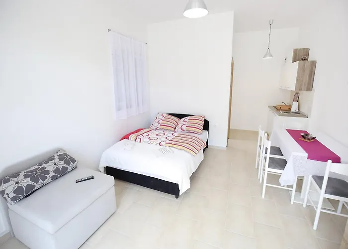 Kapetan - Comfort With Terrace Sukošan