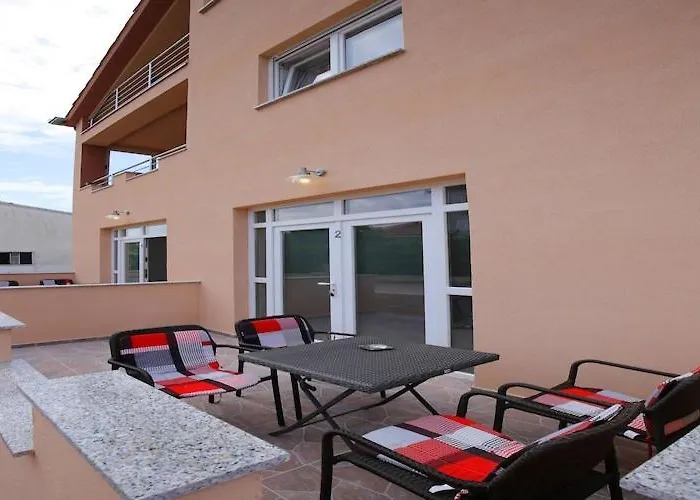 Kapetan - Comfort With Terrace Apartman