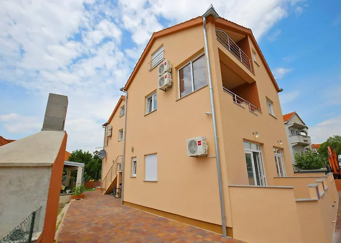 Kapetan - Comfort With Terrace Apartman